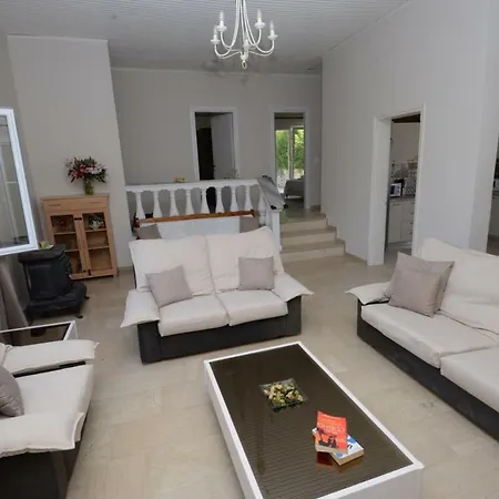 בית נופש The Olive Grove House *