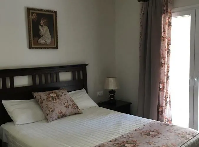 The Olive Grove House بيت للعطل