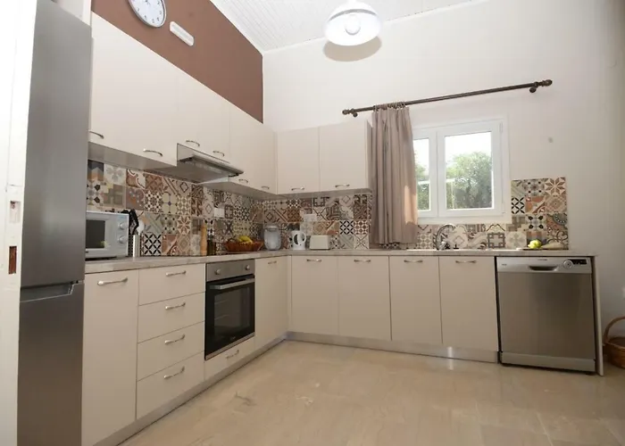 بيت للعطل The Olive Grove House