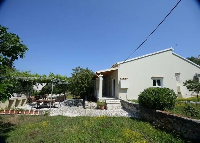 The Olive Grove House بيت للعطل *